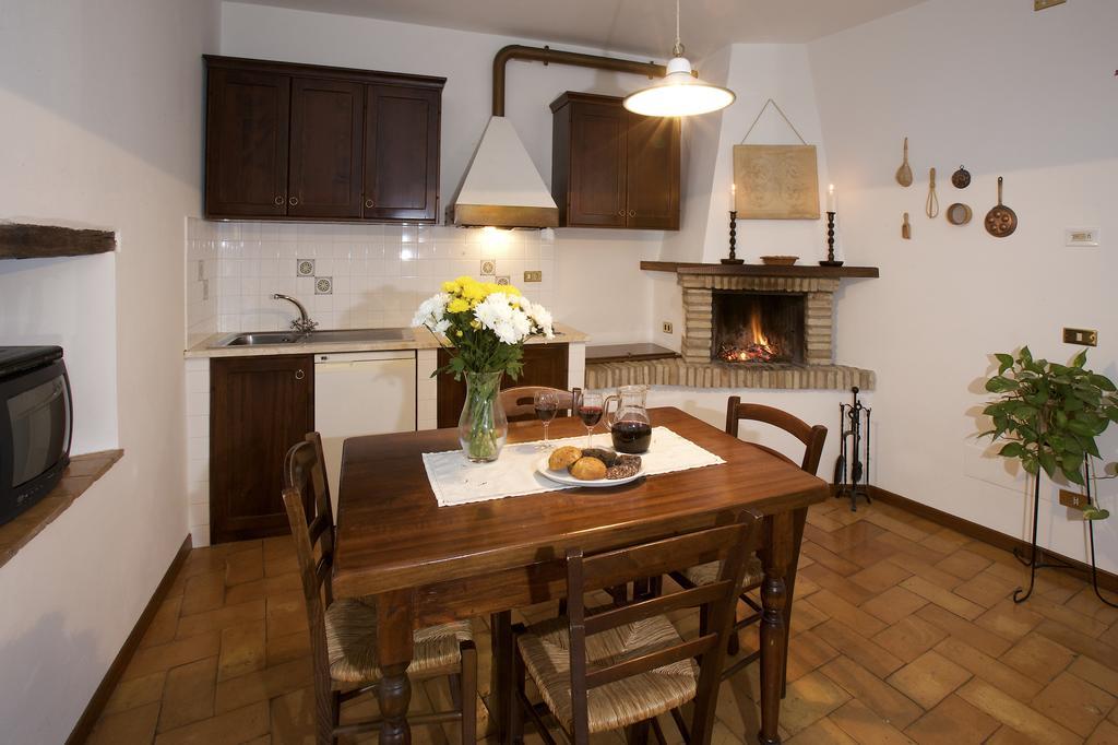 Brigolante Guest Apartments Assisi Room photo